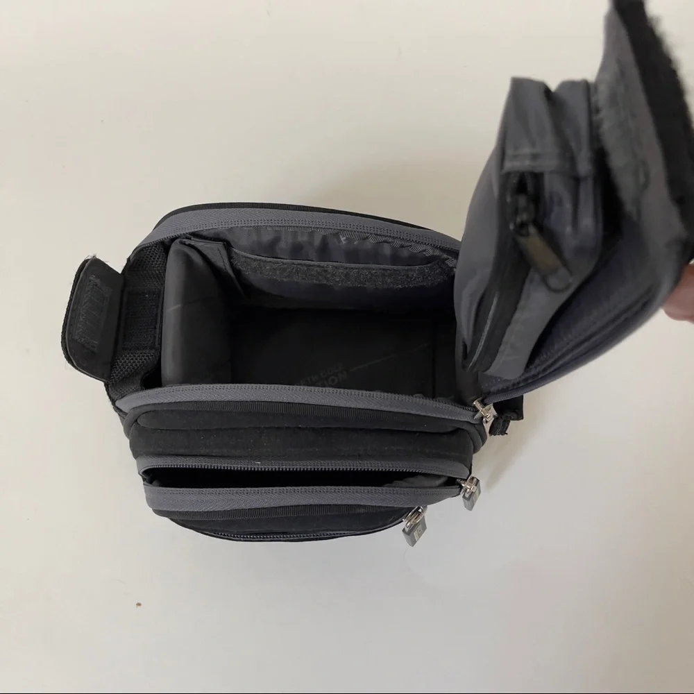Kenneth Cole Reaction Camera Case